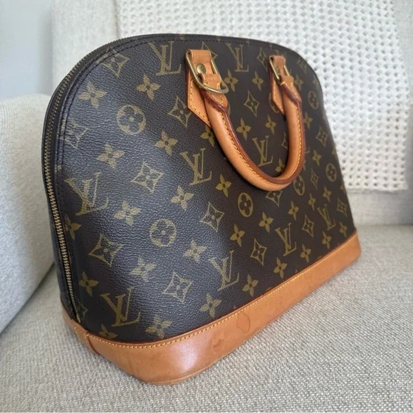 Louis Vuitton Alma PM - Picture 4 of 16